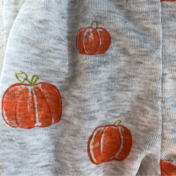 NWT Carter’s Just one You Long sleeve Romper With snap Button Closure 2 pieces - Picture 3 of 8